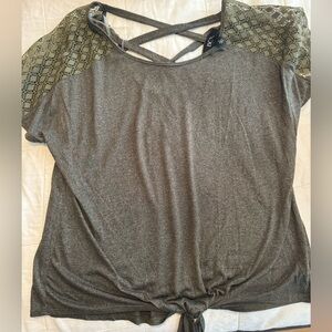 Like new women’s top